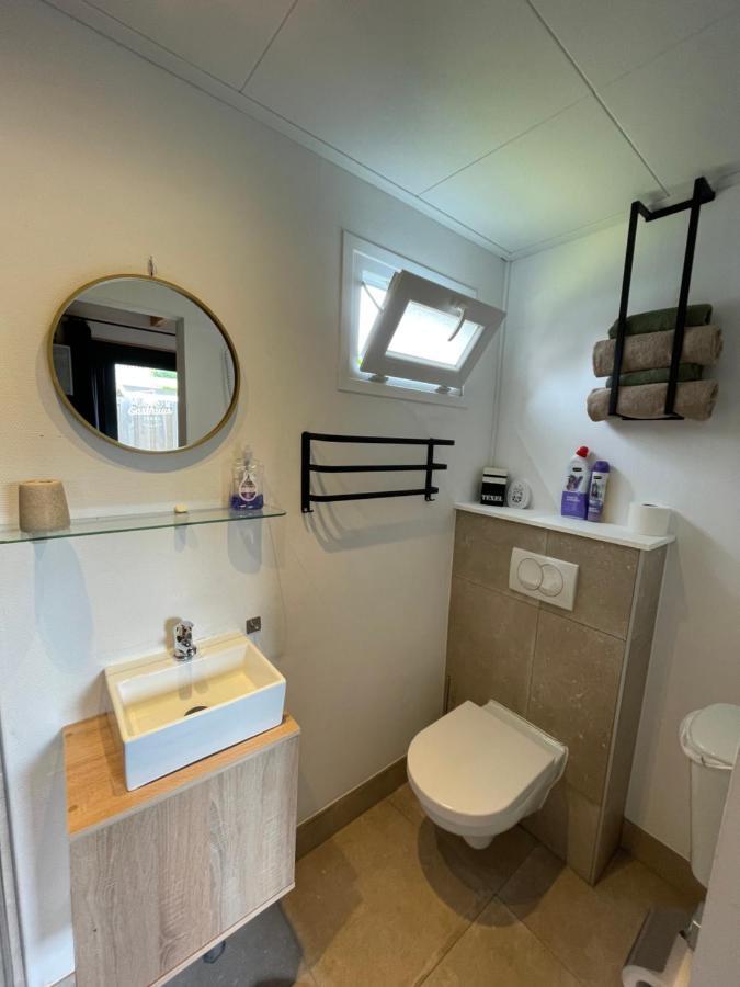 Bed and Breakfast Bed & Bike Gasthuus Texel Den Burg Exterior foto